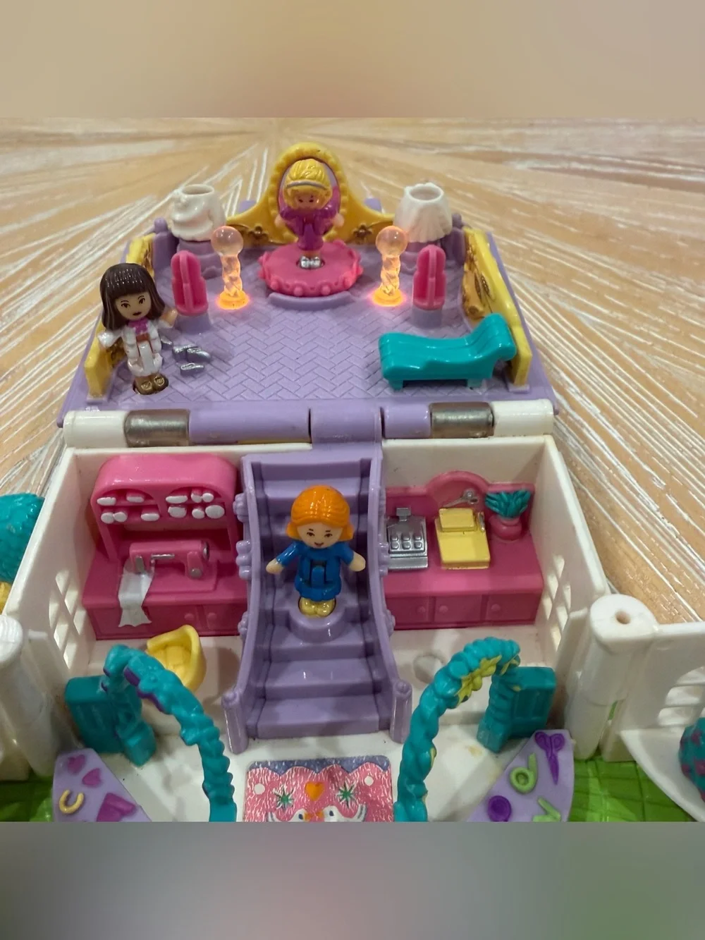 1994 Lightup Bridal Salon LIGHTS WORK Polly Pocket Bluebird dolls skirts